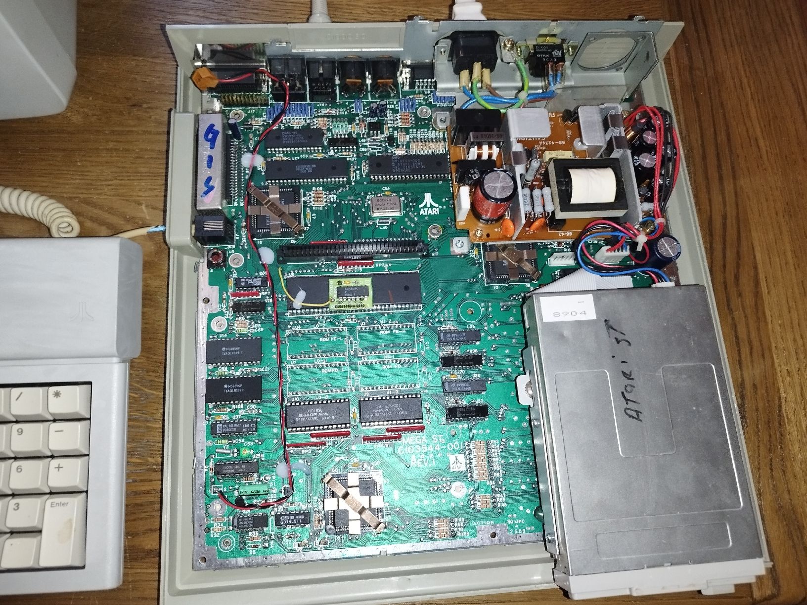 Atari PCs: Atari Mega 1 base unit – D'occasion à Domdidier par look80486 5