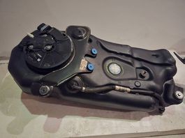 Jaguar XF , XE 2.0 d Ad blue Tank mit Pumpe GX73-5J228-A