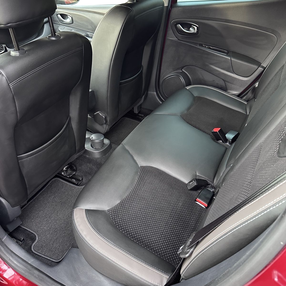 Renault Autos: Renault Clio 1.2 120 EDC Automat – Gebraucht aus Balgach von M369 4