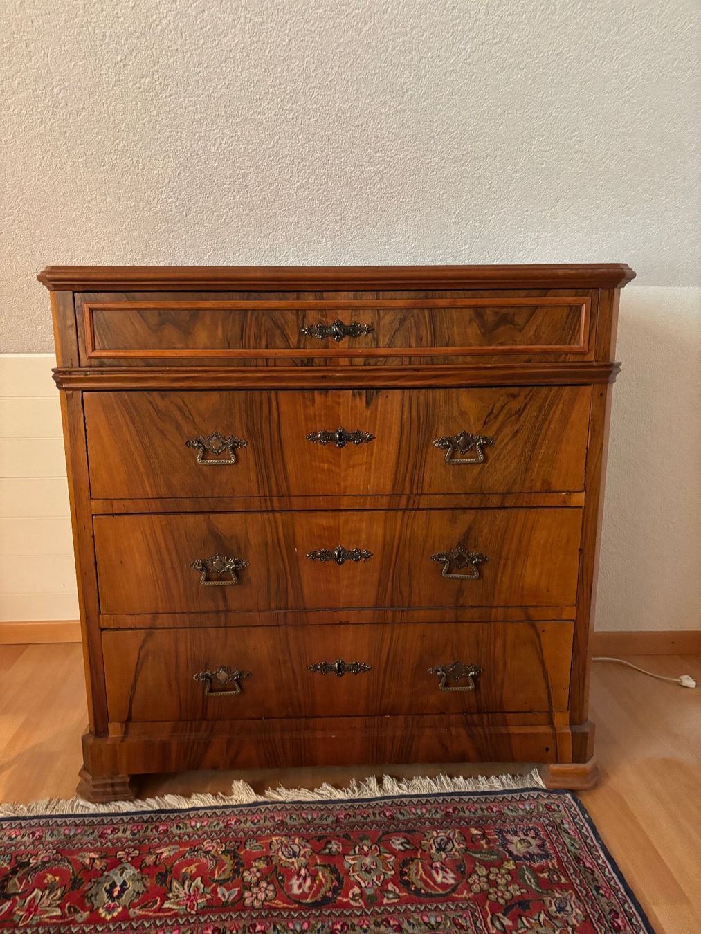 Cassettiere: Wunderschöne antike Kommode – Usato da Solothurn venduto da ess_d8zl