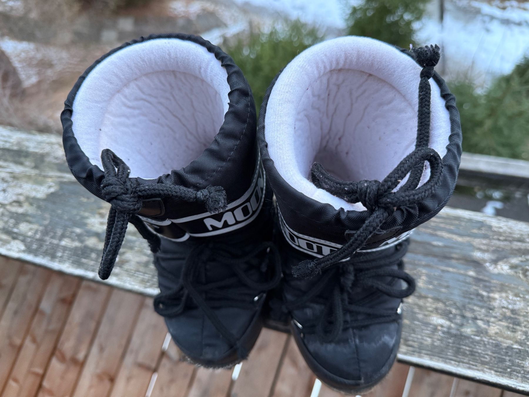Moon Boot Scarpe per ragazzi: Schwarze, defekte Kinder Moon Boots Grösse: 27 / 30 – Difettoso da Stetten SH venduto da Urlaub 5