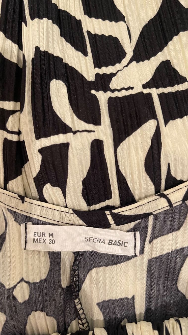Kleider: Kleid Sfera Basic Schwarz Weiss Grösse L neuwertig – Neu (gemäss Beschreibung) aus Wetzikon ZH von Schrungus 2