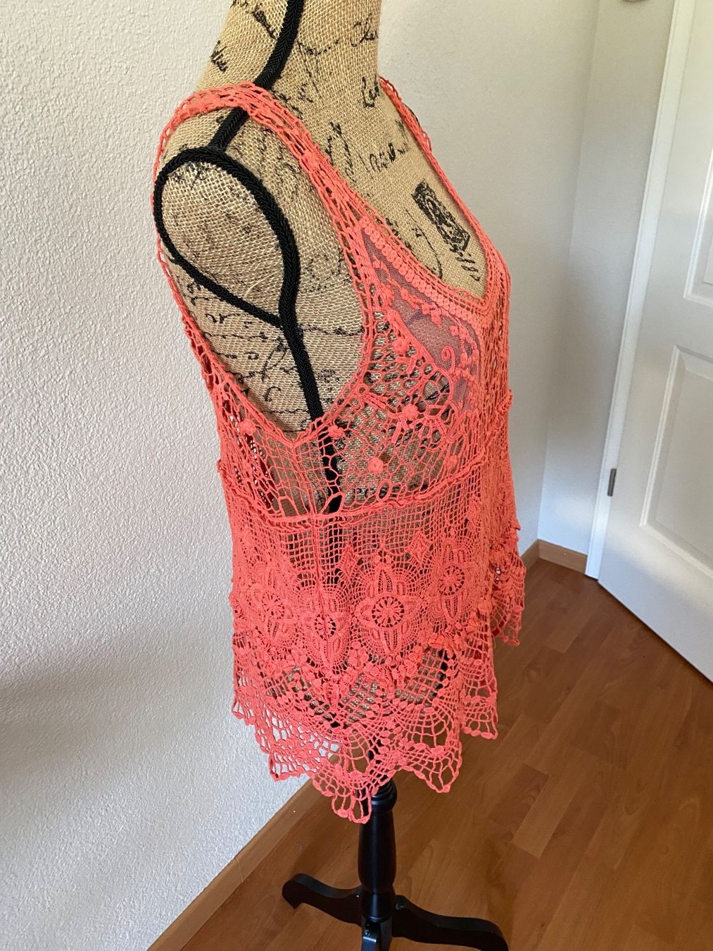 Tuniche: Top im Häkellook S/M coralrot – Usato da Balsthal venduto da Uroby 1