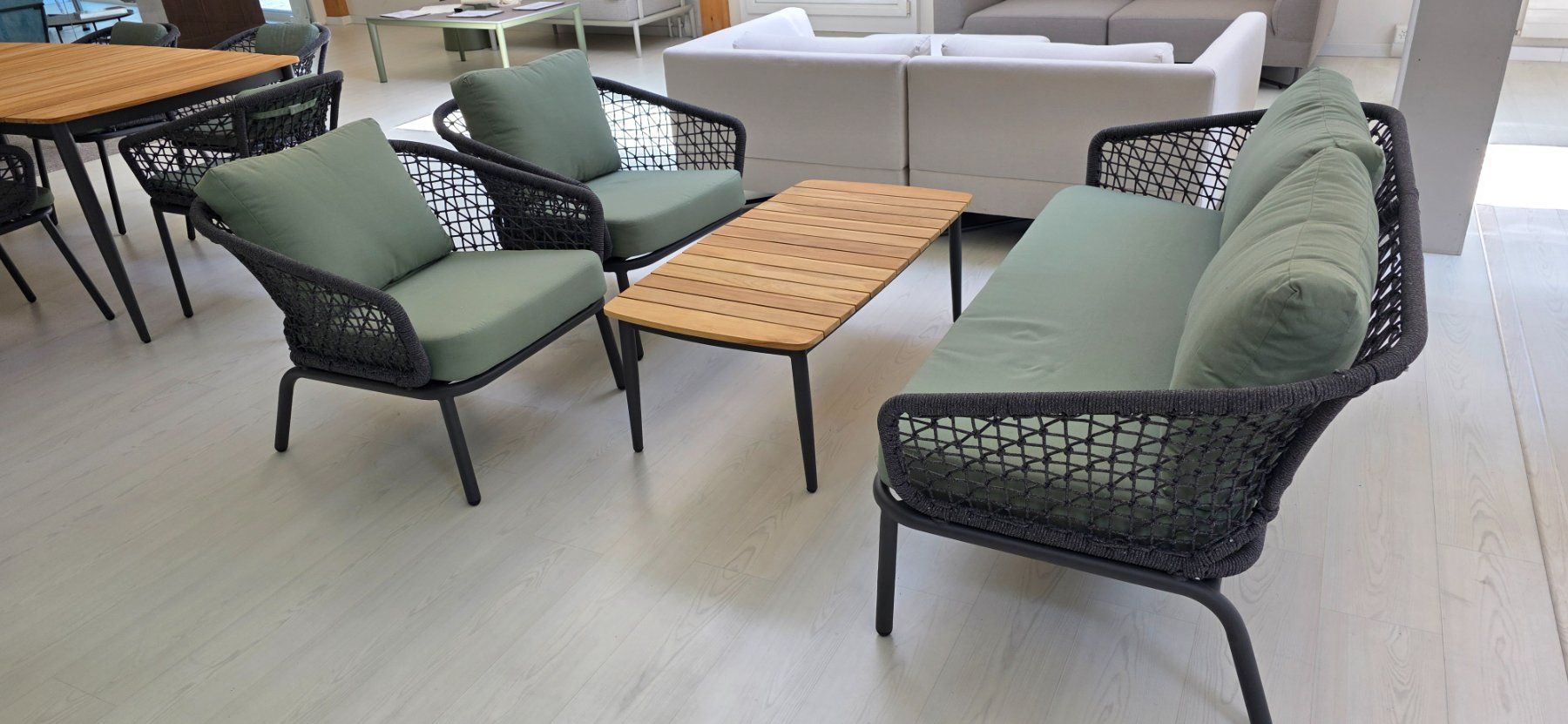 Divani: Gartenlounge neu mit 2 Sessel – Nuovo e nell'imballaggio originale da Lützelflüh-Goldb venduto da Rampenverkauf_72_