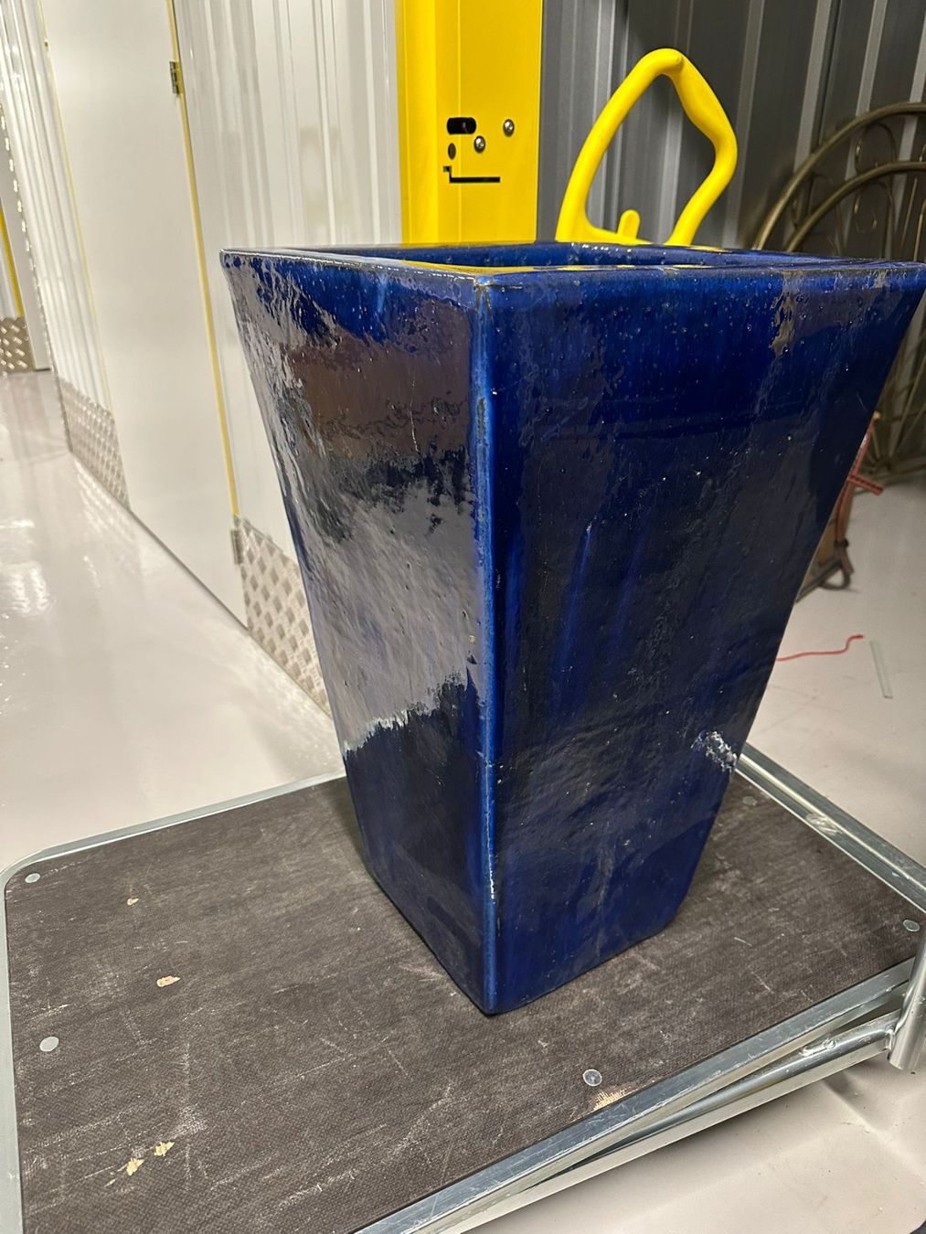 Vasi per fiori: Large Blue Ceramic Planter  Unique! – Usato da Killwangen venduto da bmy_5rtt 7