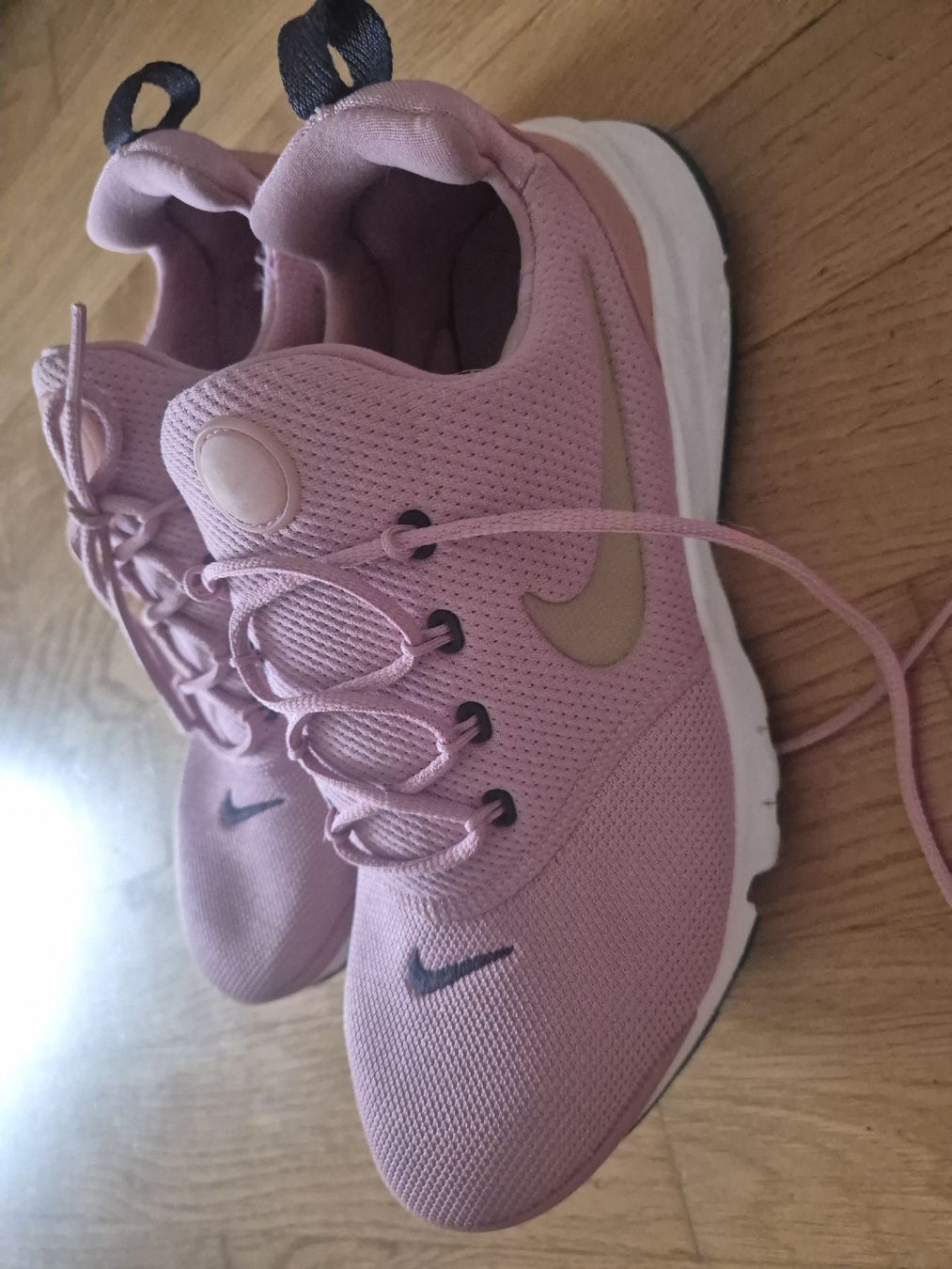 Nike Scarpe da donna: Nike, Lilac, Size 38.5, Light Use – Usato da Basel venduto da and_zvv7 1