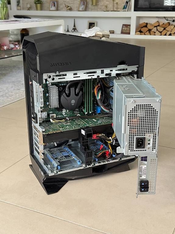 PC: Alienware Aurora Gaming PC  i7 / GTX 1080 / 32GB RAM – Usato da Neuhausen am Rheinfall venduto da aleksandar.venco 3