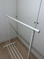 Kleiderständer weiss mit Rollen gut erhalten