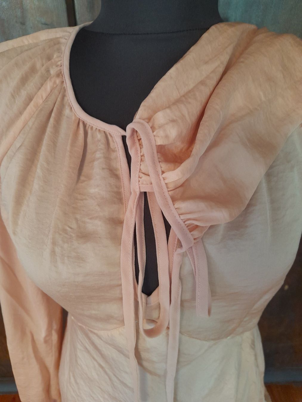 Sisley Camicette: Sisley . Bluse . apricot . S . – Usato da Leuggelbach venduto da schmetterlings-fee 1