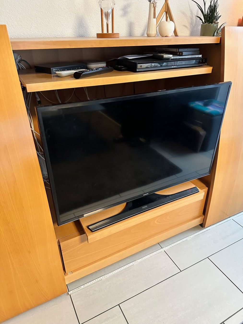 Scaffali: Wohnzimmermöbel, Echtholzfurnier Buche – Usato da Kestenholz venduto da Cdk10 5