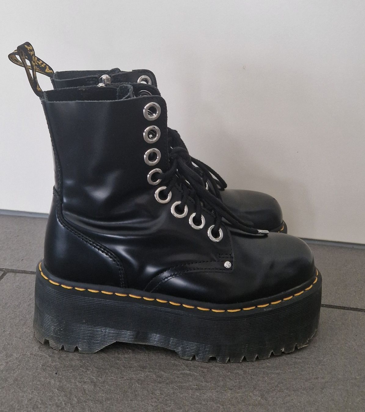 Dr. Martens Damenschuhe: Dr. Martens Jadon Max Plateau – Gebraucht aus Untersiggenthal von jac_25tx 1