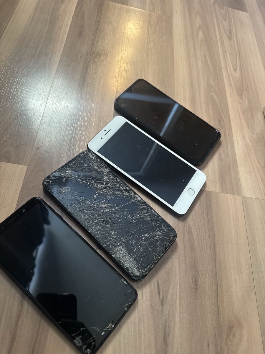 Telefoni cellulari / Smartphones: Lot de téléphones  – Difettoso da Biel/Bienne venduto da Baol1 2