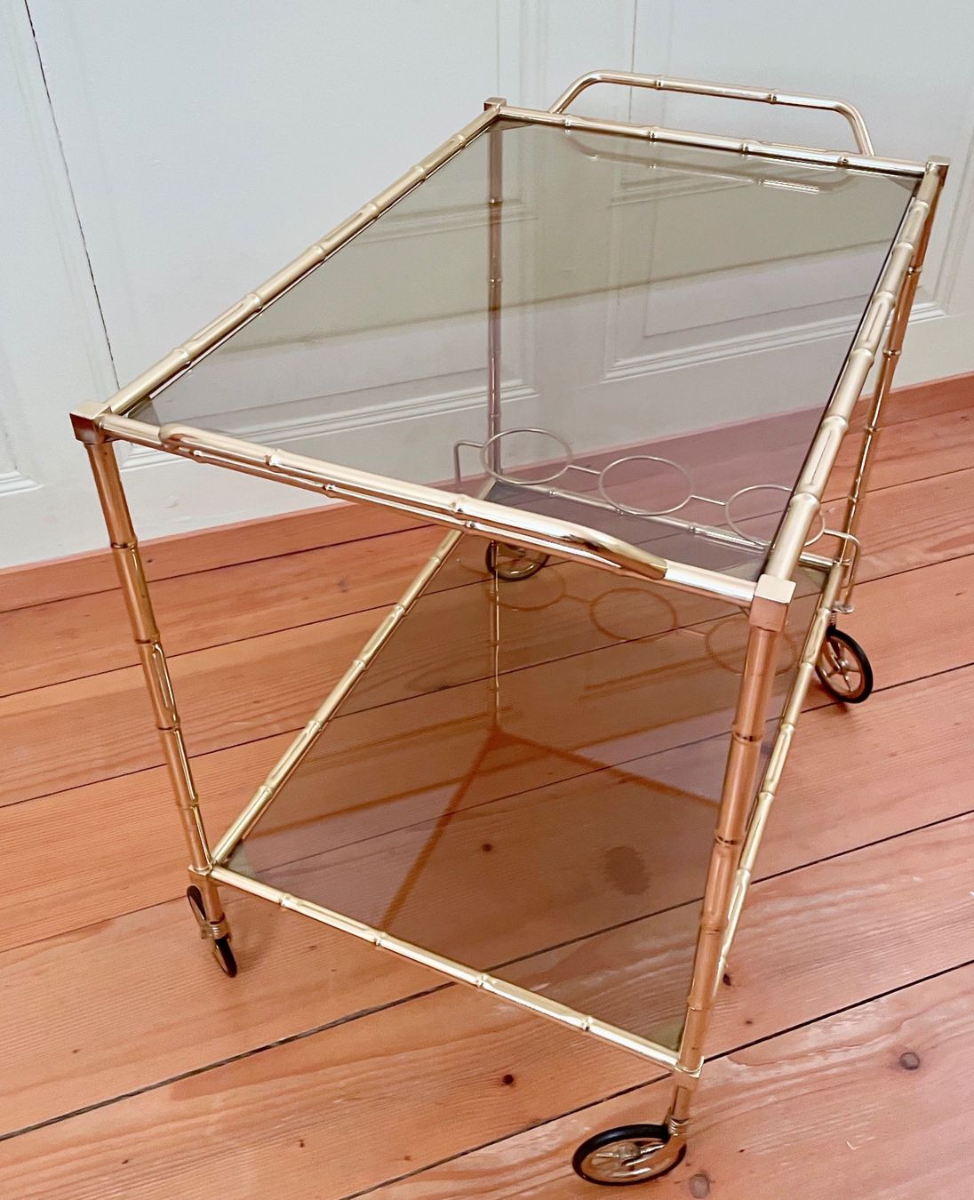 Carrelli di servizio: Faux Bamboo Servierwagen // Hollywood Regency – Usato da Schinznach-Dorf venduto da mix 4