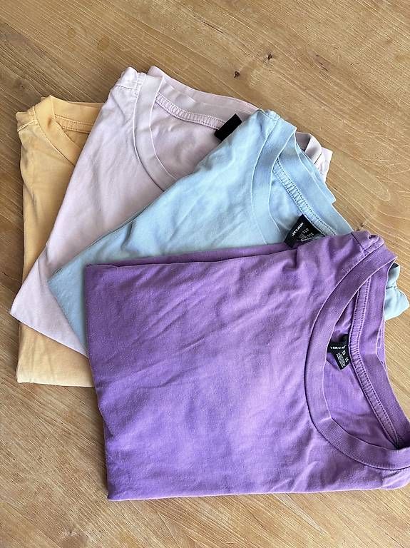 T-Shirts: T Shirts  – Gebraucht aus Zürich von din_msy7