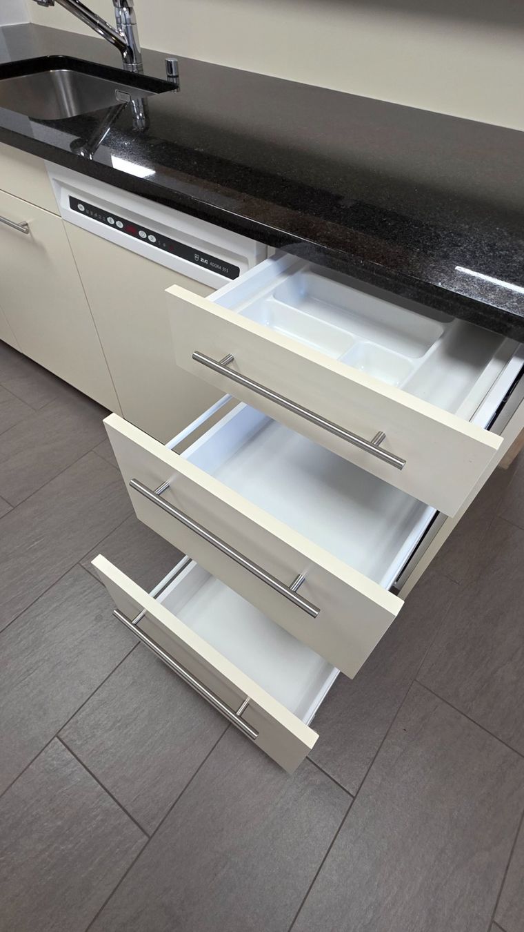 Cucine complete: Einbauküche mit Granitabdeckung – Induktion – Usato da Zollbrück venduto da Zolki 6