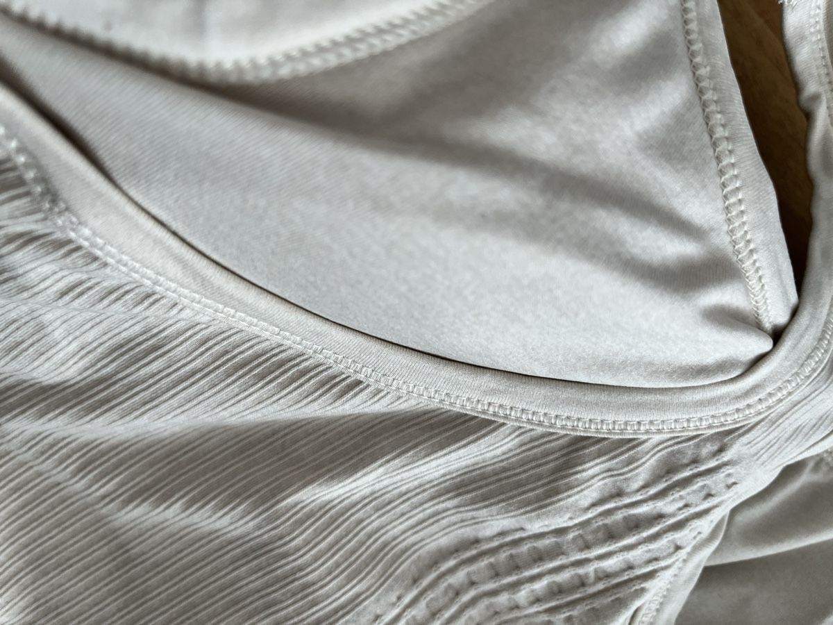Sonstige Unterwäsche: Zwei neue Sports Top – Neu und originalverpackt aus Wettingen von epe_9vbf 6
