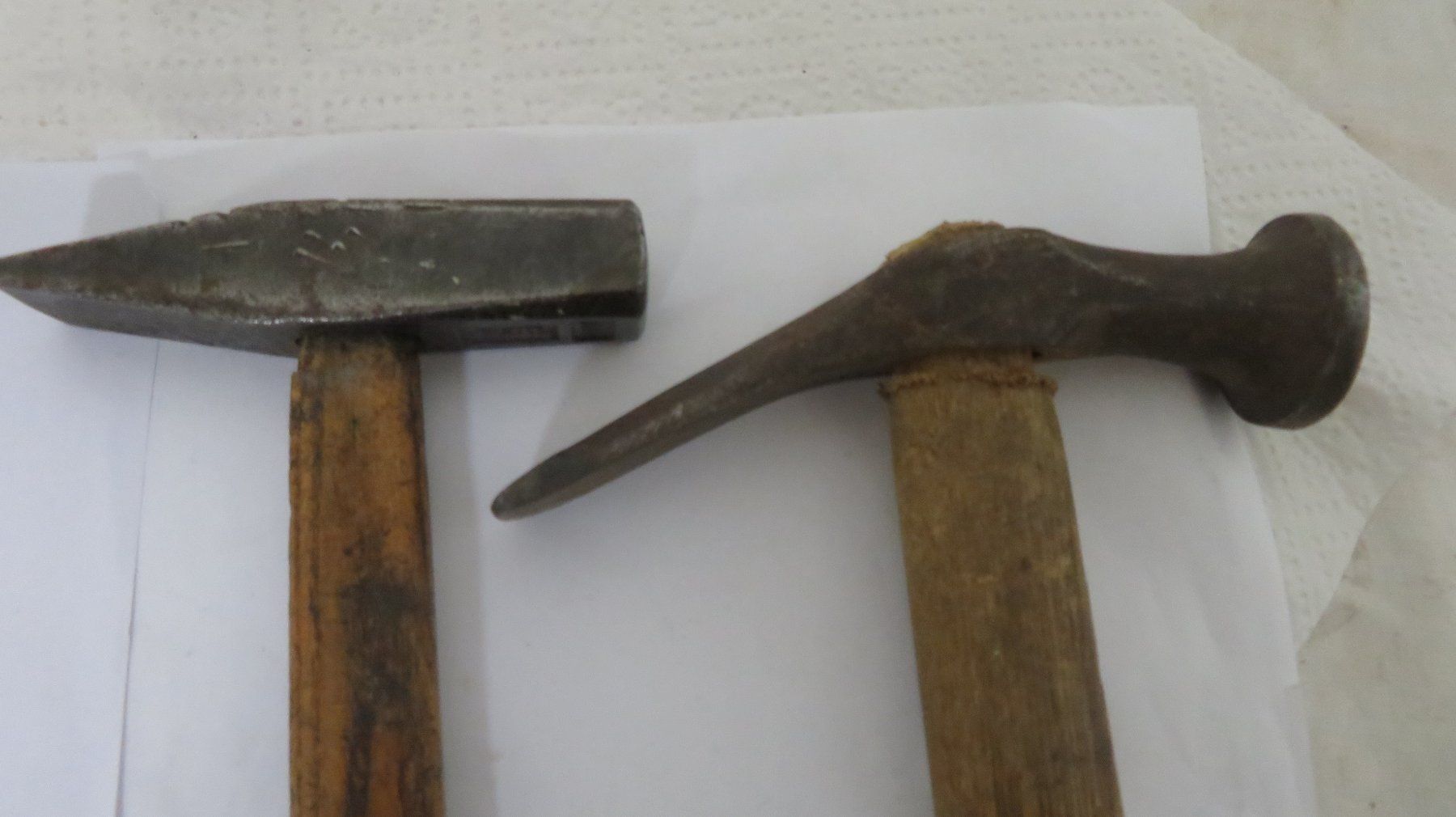 Tutti gli attrezzi: Hämmer 4 Stück antik 2 davon gemarkt – Usato da Wetzikon ZH venduto da morda1954 2