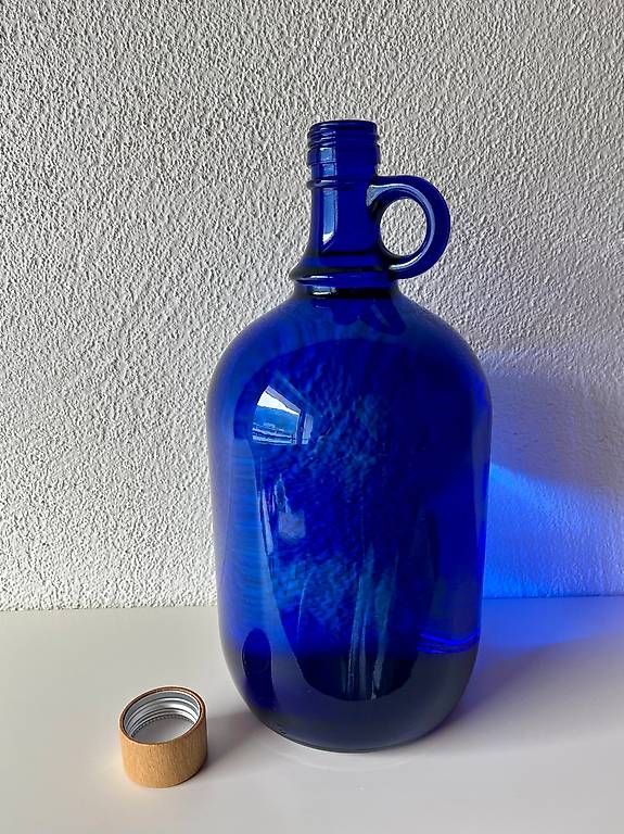 Apparecchiature e tecnologia a gas: Blauglasflasche 2 Liter, Henkelflasche – Nuovo (secondo la descrizione) da Chur venduto da bin_tq69 1