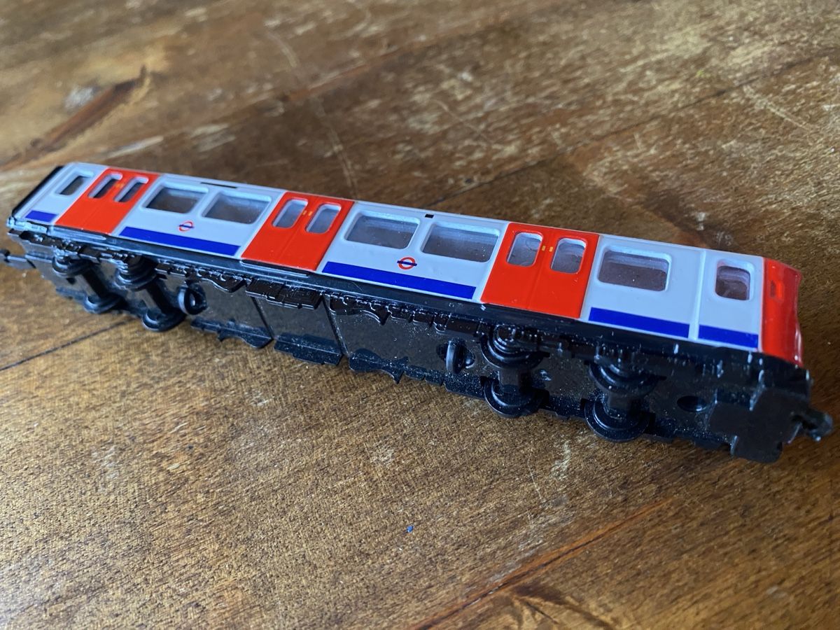 Modellbausätze & Standmodelle: London Underground Zug Modell – Neu (gemäss Beschreibung) aus Buochs von snowman07 3