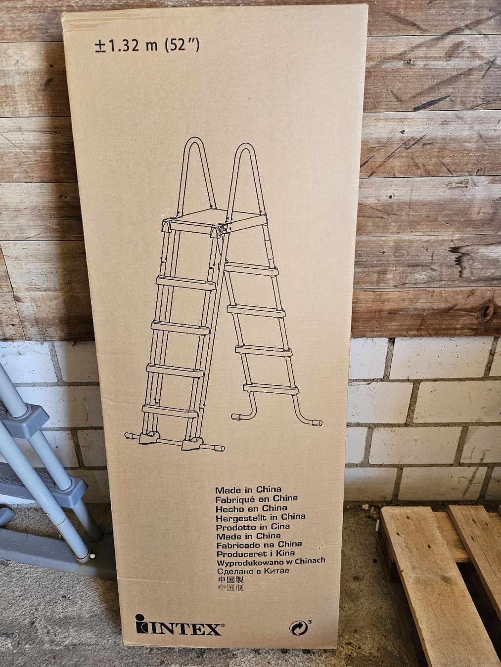 Scale: INTEX Pool Leiter 1.32m (52"), neu. OVP. – Nuovo e nell'imballaggio originale da Graben venduto da cartier03