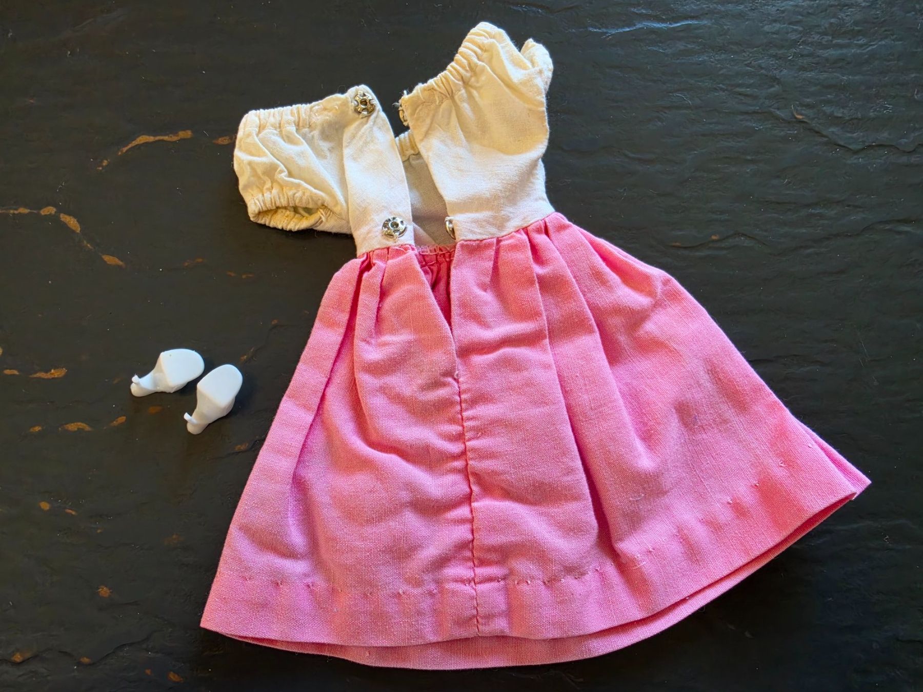 Bambole: Robe Barbie in Switzerland de 1965 – Usato da Bulle venduto da bubulle243 1