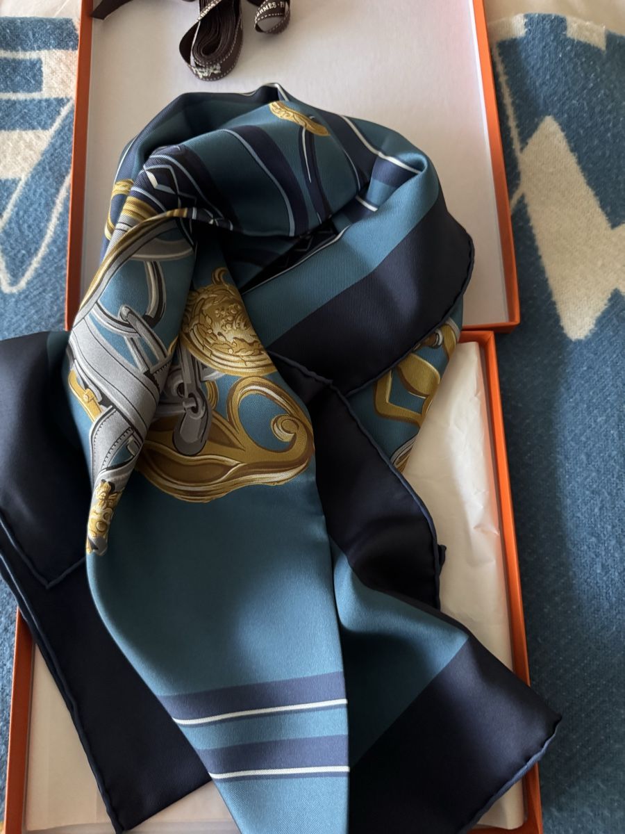 Hermès Foulard & Sciarpe: Hermès double neuf 90x90 Brides de Gala – Nuovo e nell'imballaggio originale da Genève venduto da Allisgood 1