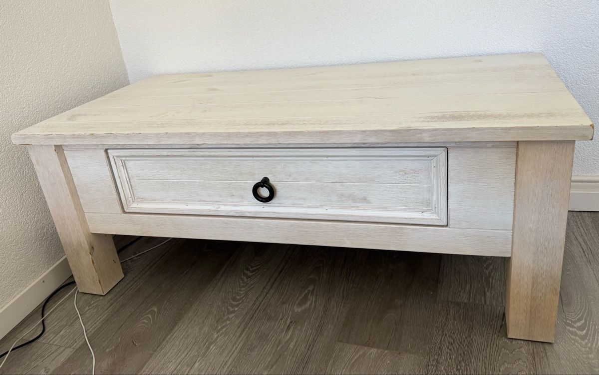 Tavoli: Table basse de salon, bois blanchi, avec tiroir – Usato da Aubonne venduto da das_9zgm