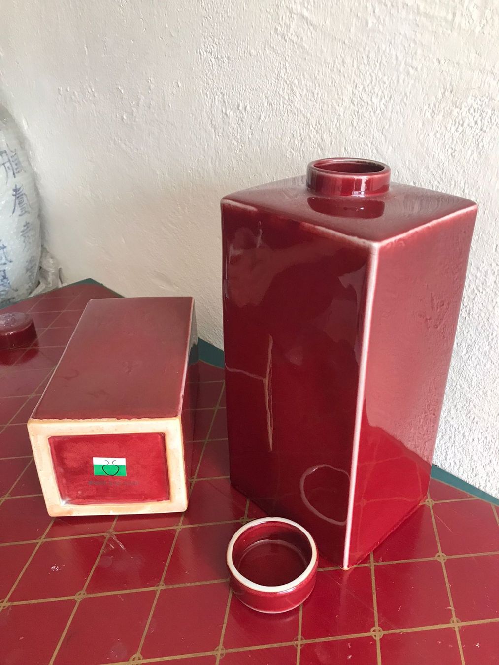 Tutte le decorazioni: Rote Deckelvase klein – Nuovo (secondo la descrizione) da Wohlen AG venduto da homecollectivech 3