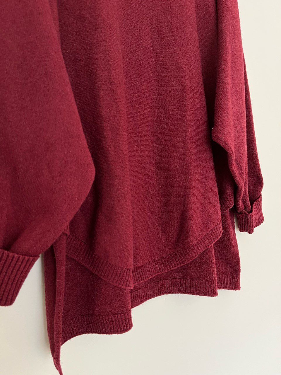Pullover & Sweatshirts: Pullover One Size, Farbe dunkelrot – Gebraucht aus Triesen von dardaleni 1