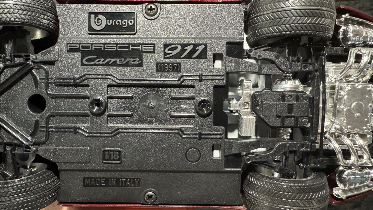 Bburago Modellini d'auto: Porsche 996 Carrera 4 1/18 – Usato da Saillon venduto da Tom78vs 5