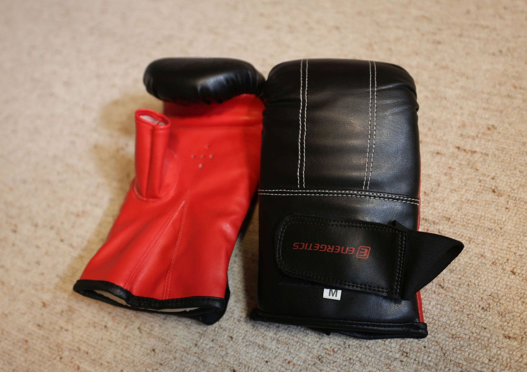 Boxsäcke: Boxsack 25kg, inkl. 3x Boxhandschuhe – Gebraucht aus Egnach von hb_b 1
