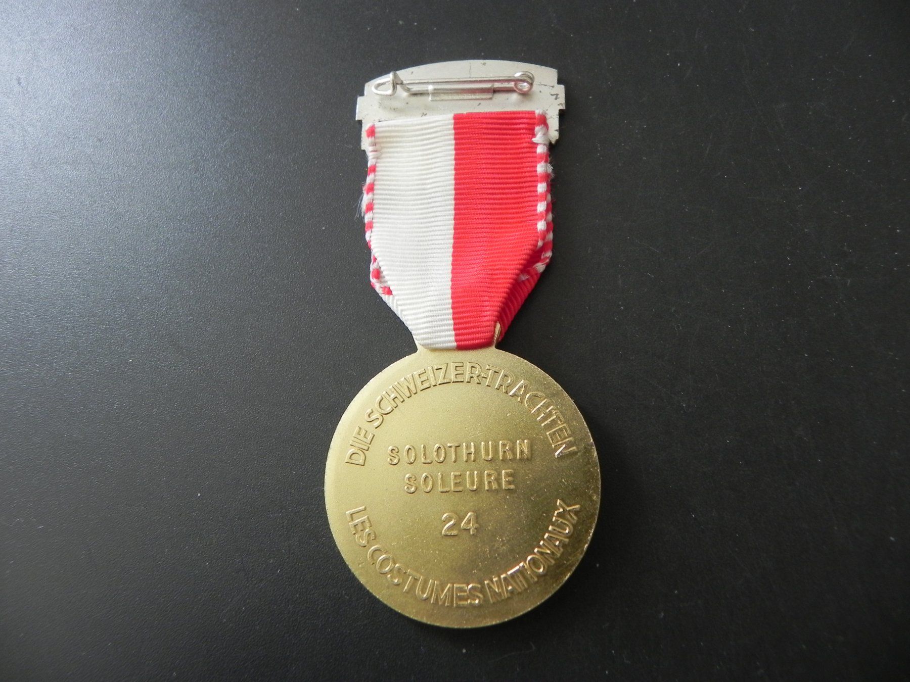 Medaglie: Medaille Schweizer Trachten Solothurn Soleure – Nuovo e nell'imballaggio originale da Biel/Bienne venduto da Gogolozi 2