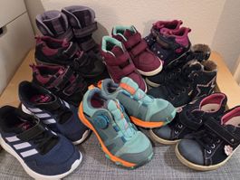 8 Paar Kinderschuhe Grösse 29
