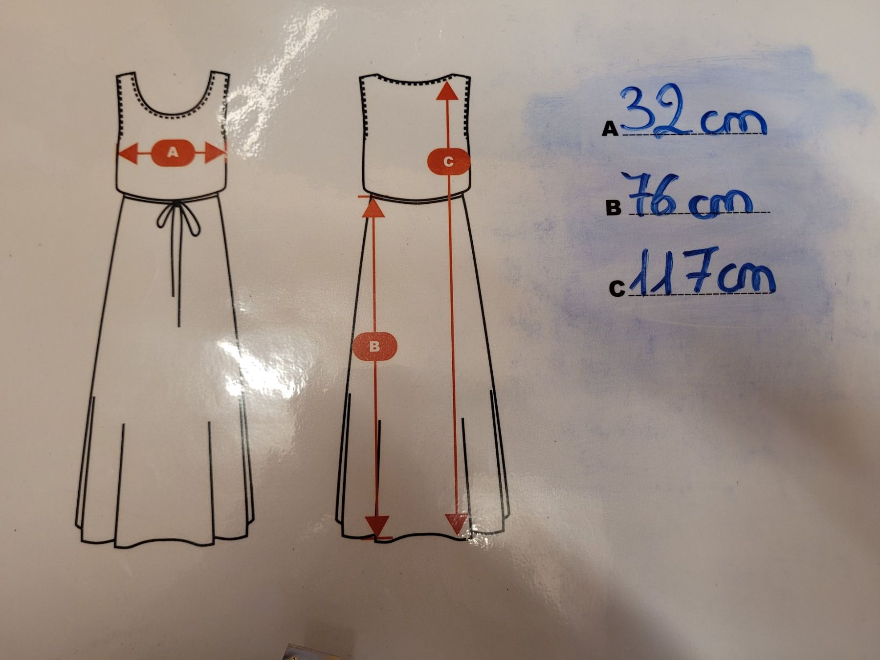Shein Kleider: SHEIN Robe noire – Gebraucht aus Lausanne von PlusValue_Lausanne 2
