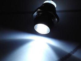LED 3mm verkabelt, im Halter, kaltweiss