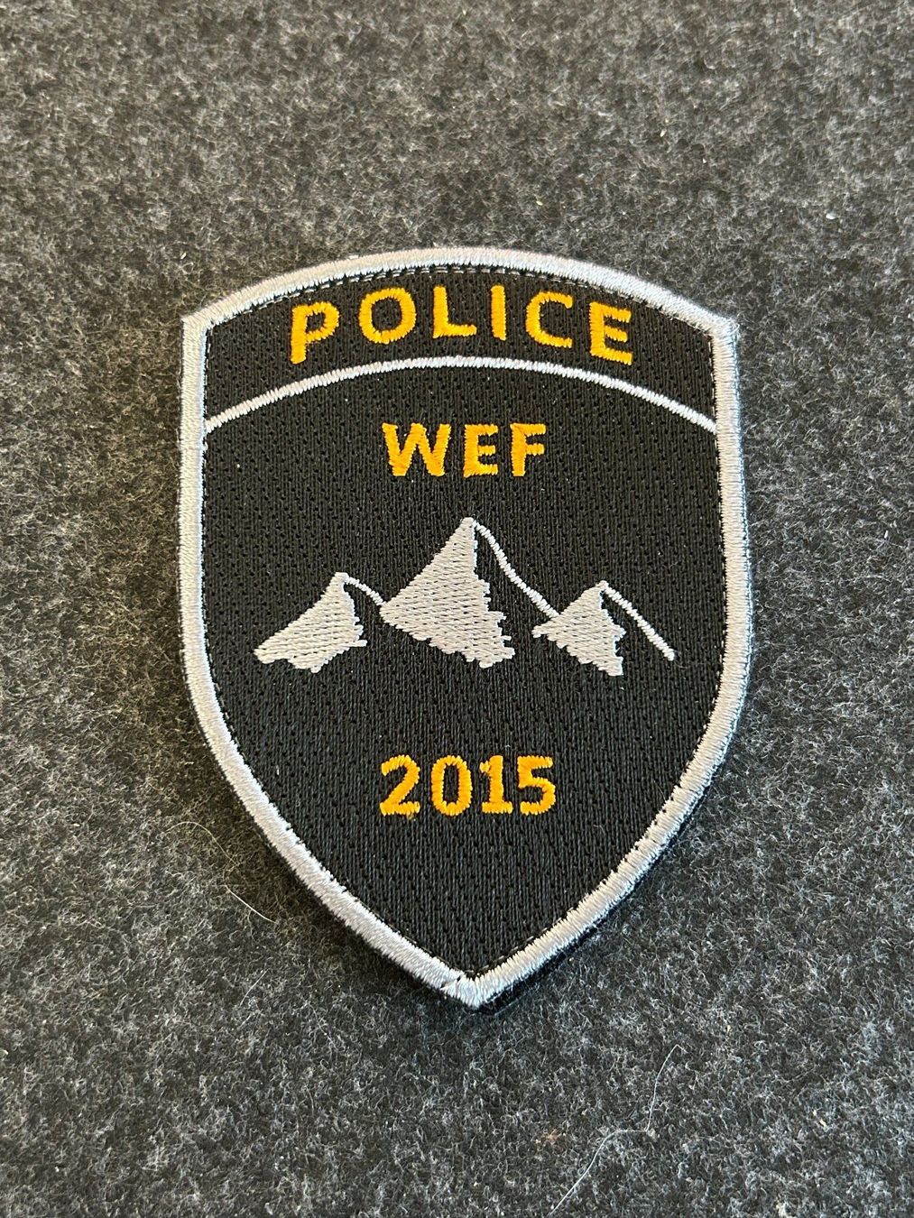 Toppe: Polizeiabzeichen Schweiz - Police WEF 2015 – Usato da Berikon venduto da DGC-1995