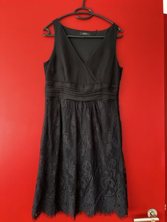 Robe noire en dentelle Esprit Collection taille 38 
