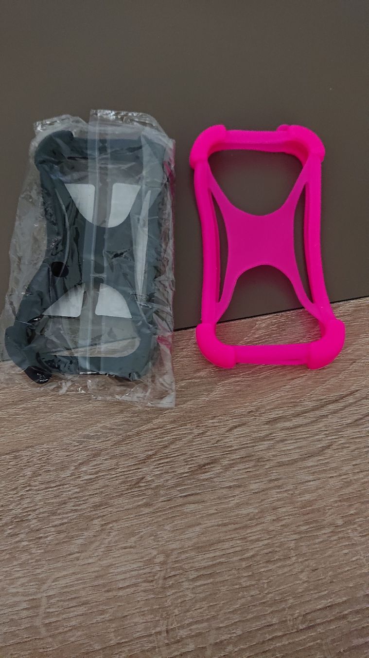 Wandhalterungen: Handy Halterung Universal Smartphone  2 Stück – Neu und originalverpackt aus Madiswil von Sandraho