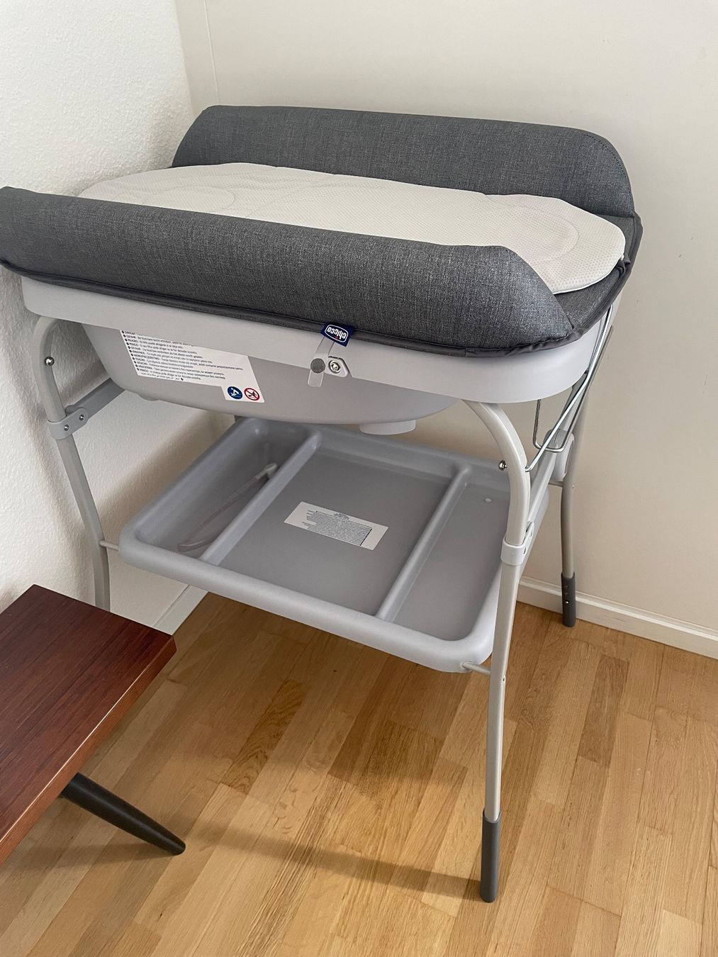 Chicco Vasche da bagno: Bade- und Wickelkombination Cuddle & Bubble graphite melange – Usato da Basel venduto da Anneta_Matenli