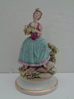 Biskuitporzellan Capodimonte-Marcolin Napoli - Blumenfrau