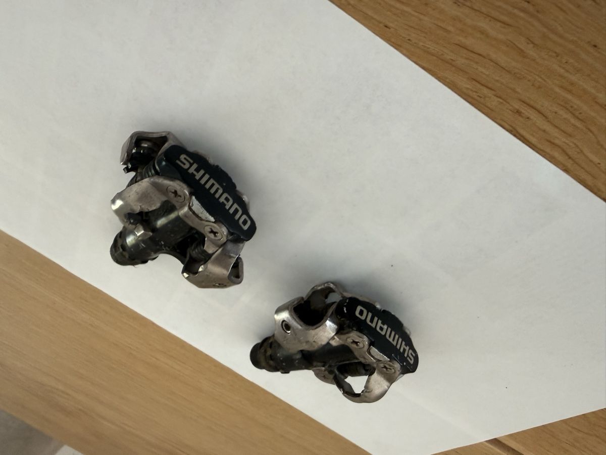 Shimano Velos: Shimano SPD Bicycle Pedals Black Silver – Gebraucht aus Auenstein von mar_cw5z