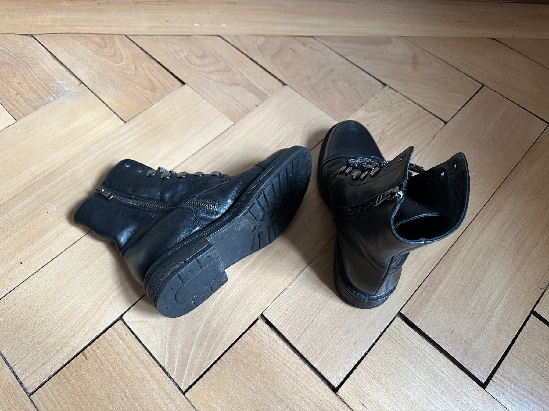 Chaussures femmes: FRU.IT - Leder Stiefelette schwarz 35 – D'occasion à Zürich par Diazaio 3