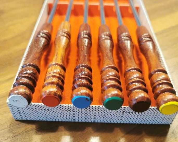 Forchette: Fonduegabeln Set, 6 Stück mit Holzgriff – Usato da Dänikon ZH venduto da Beldiwuffi 1