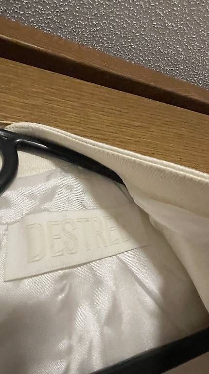 Vestiti:  Robe prêt-à-porter de luxe DESTRÉE – Nuovo e nell'imballaggio originale da Kerzers venduto da Bricole365 4