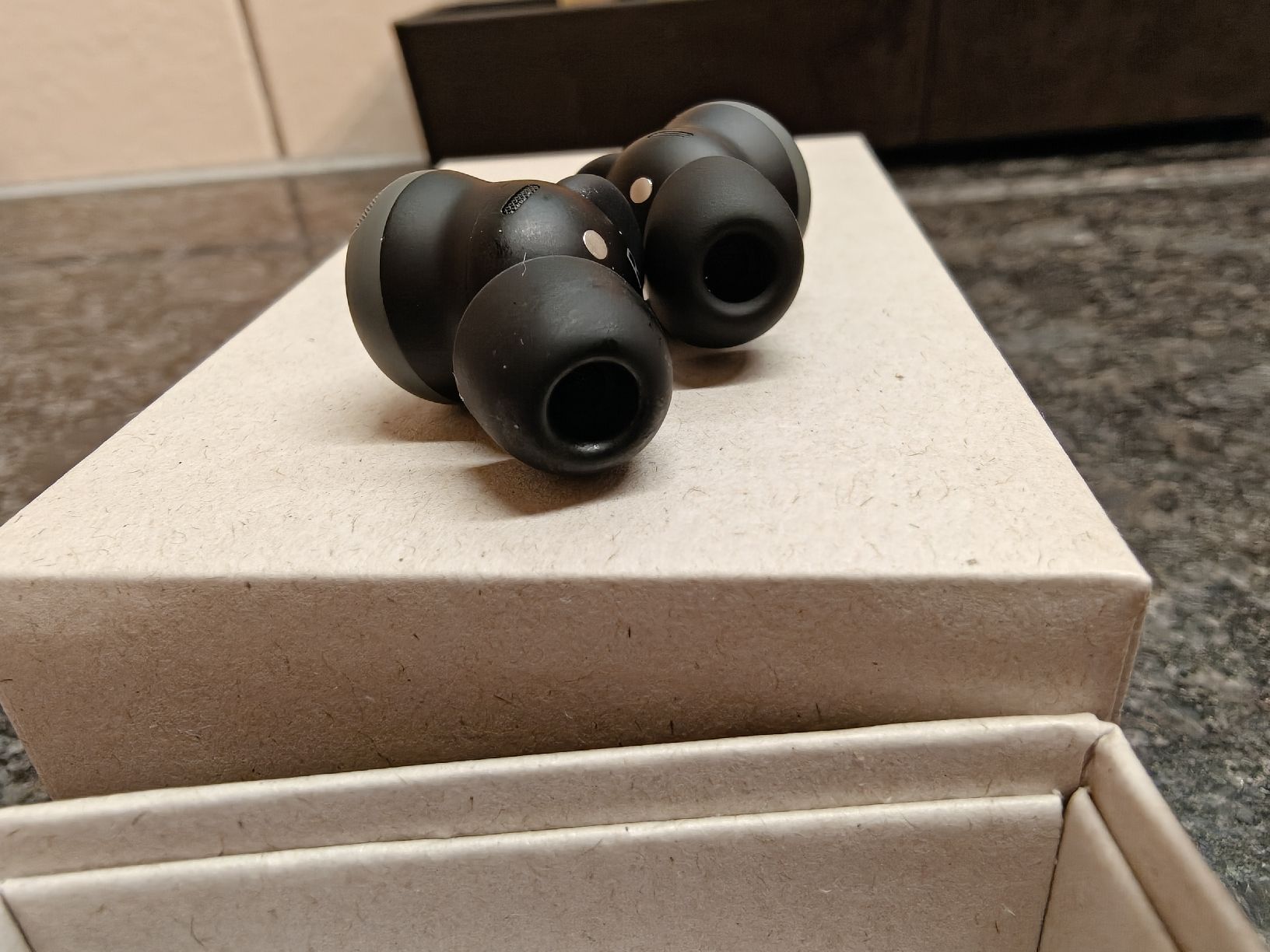 Google Cuffie: Google Pixel Buds Pro 2 neuwertig – Nuovo (secondo la descrizione) da Aedermannsdorf venduto da bhe_7qxp 2