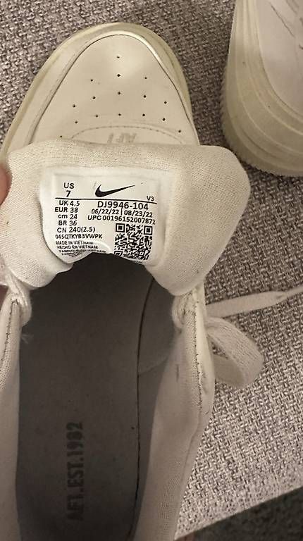 Nike Damenschuhe: Nike Air Force 1 Gr. 38 – Gebraucht aus Luzern von alexju 4