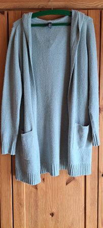 Cardigan zartgrün mit Kapuze Grösse 38