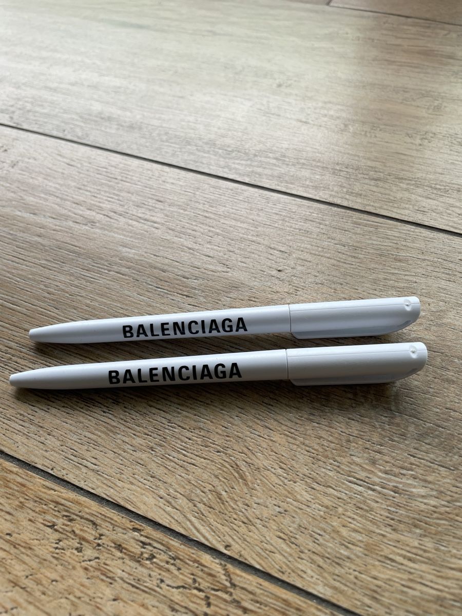 Stylos & Marker: Stylos Balenciaga Neufs x2 – Neuf avec emballage d'origine à Geneve par orange1957