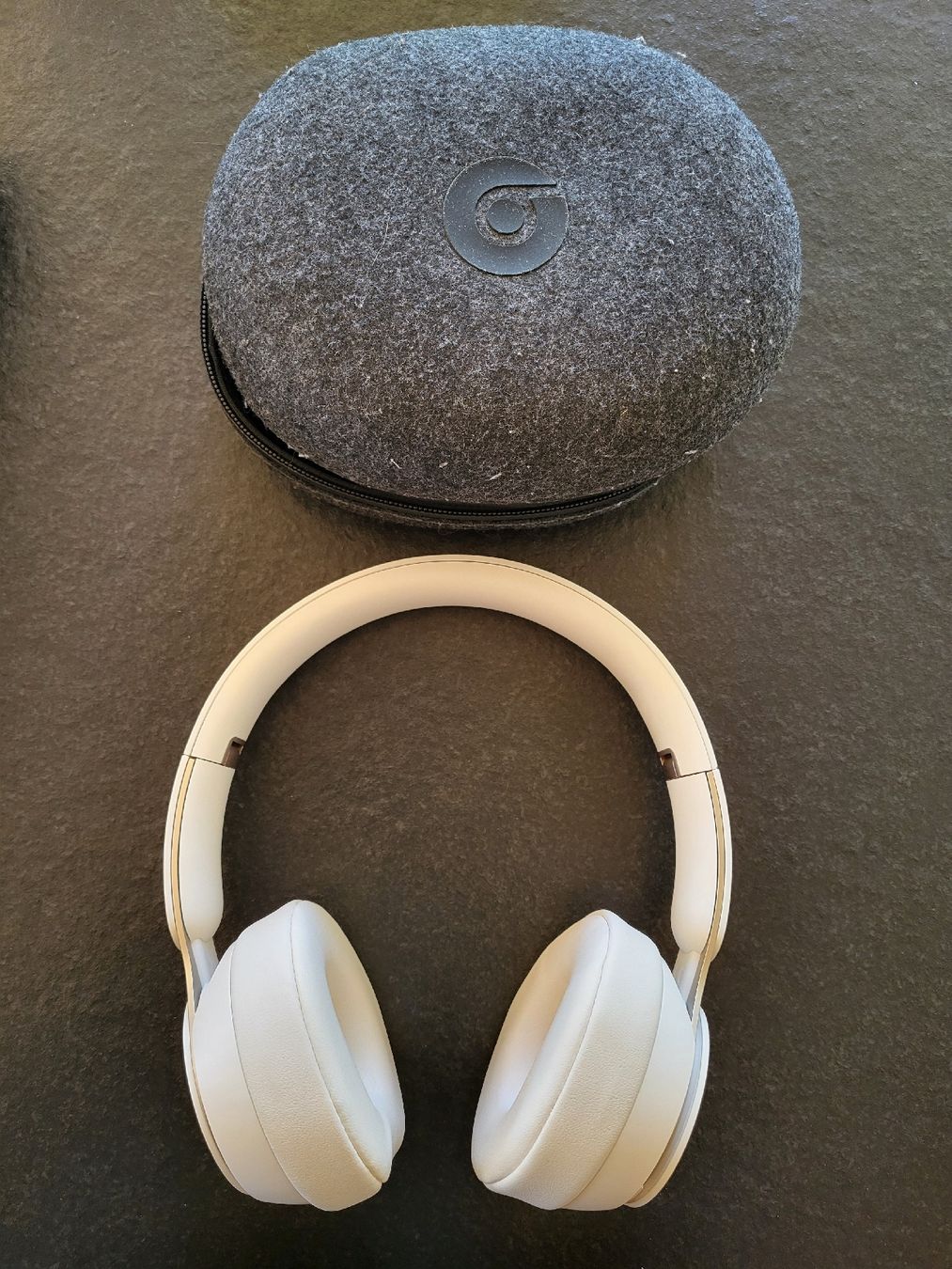 Beats Kopfhörer: Beats Solo Kopfhörer – Neu (gemäss Beschreibung) aus Ennetbühl von isa_yx6b 1
