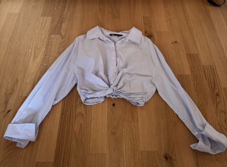 Crop-Bluse Hellblau